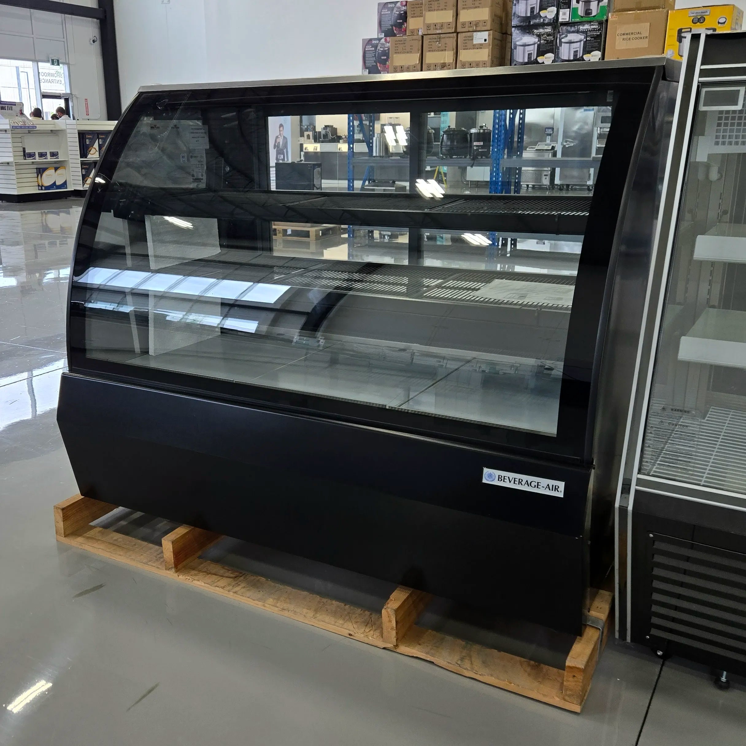**OPEN BOX** Beverage Air CDR5HC-1-B Curved Glass 60" Refrigerated Deli Case-Phoenix Food Equipment