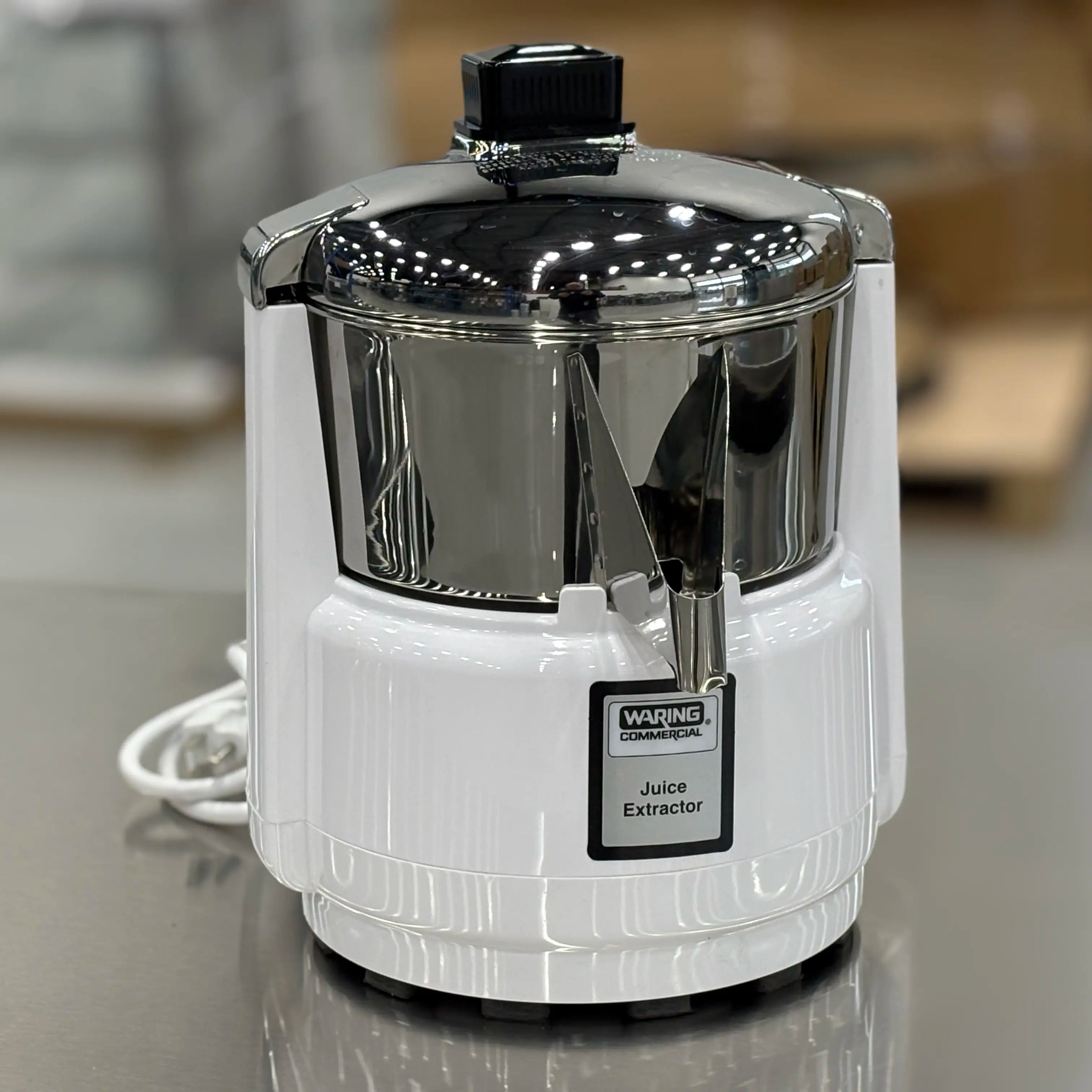 **OPEN BOX** Waring 6001C Heavy Duty Bar Juice Extractor-Phoenix Food Equipment