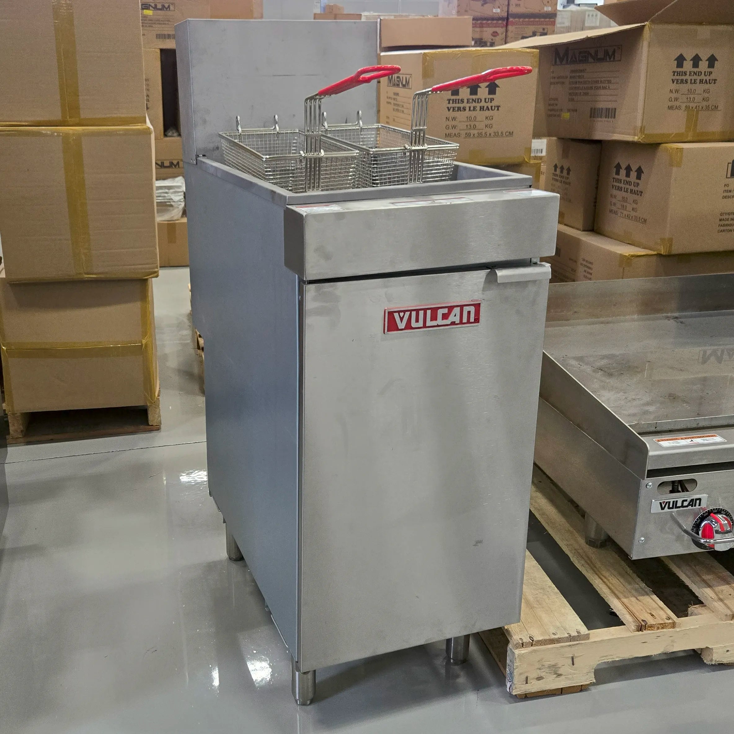**OPEN BOX**Vulcan LG400 Natural Gas 50LB Fryer-Phoenix Food Equipment